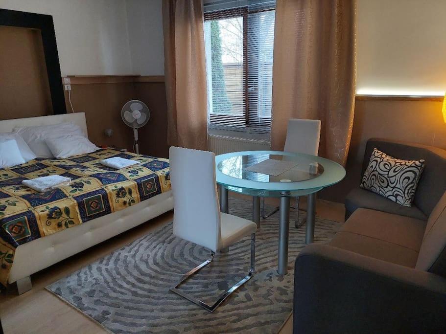 Ujszeged Apartman Exterior photo